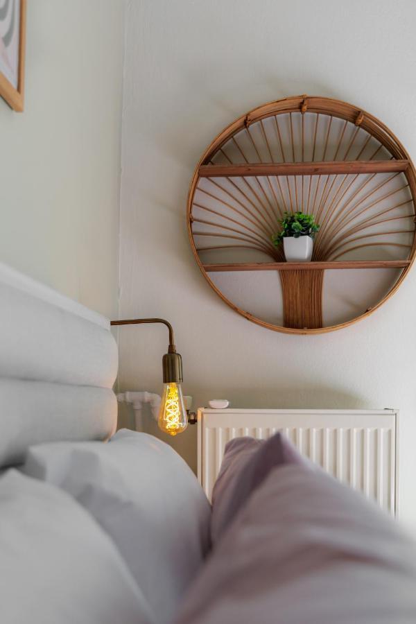 Sunny & Modern For 3 Persons Apartment Athens