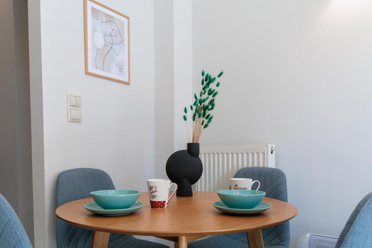 Sunny & Modern For 3 Persons * Athens